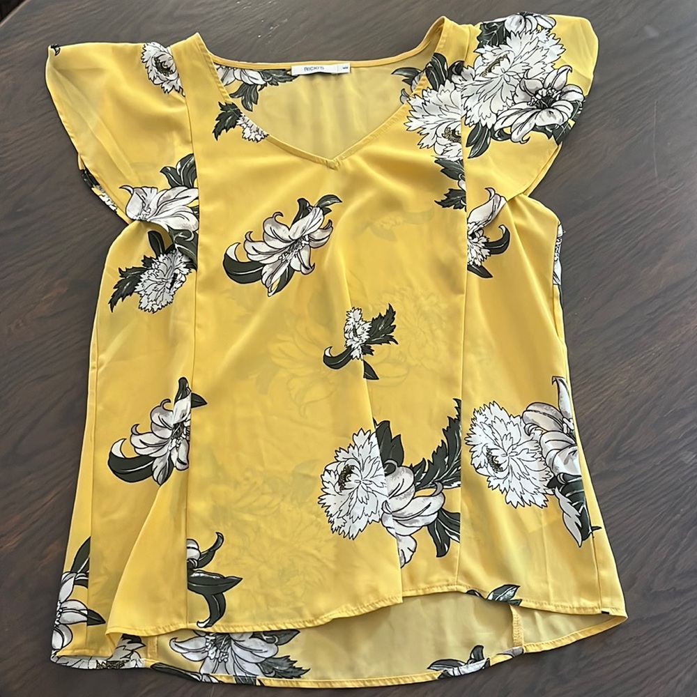 Rickis blouse size medium